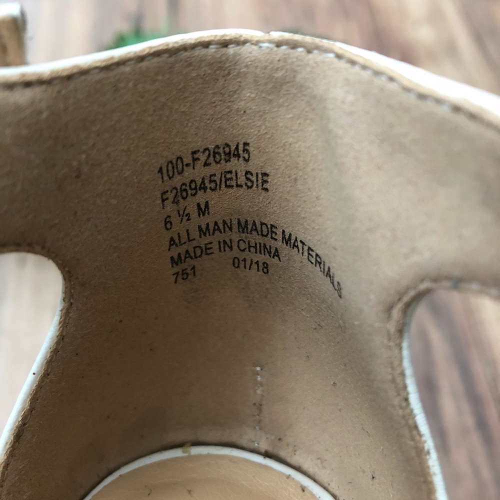 Heels - Picture 4 of 5